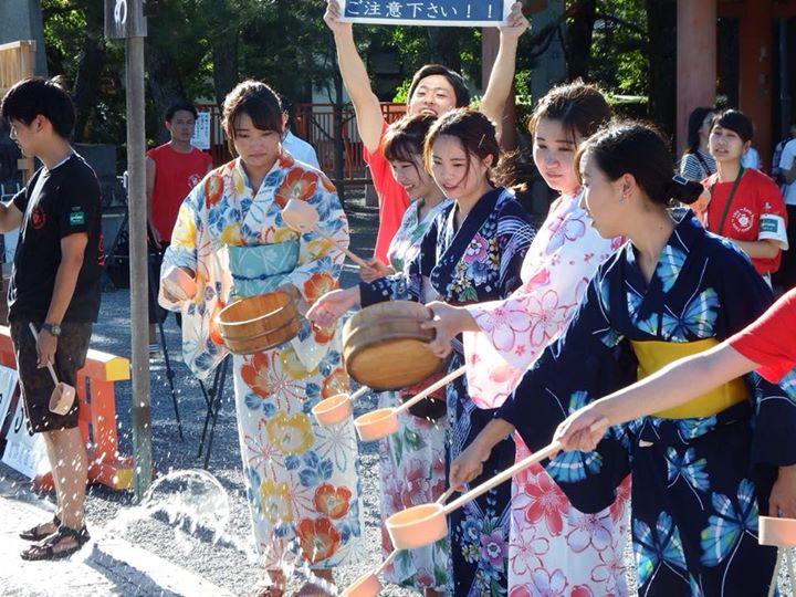 【平安神宮で打ち水！】